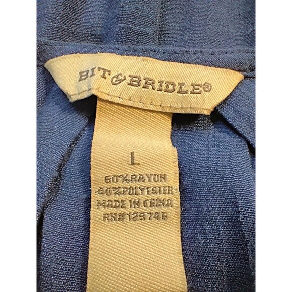 Bit & Bridle Women's L Blue Blouse Top Pintuck‎ Pleated Rayon Blend Short Sleeve - Picture 3 of 4